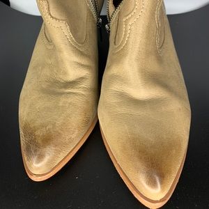 Frye stunning zip up boot, tan with areas of burnished leather, size 10